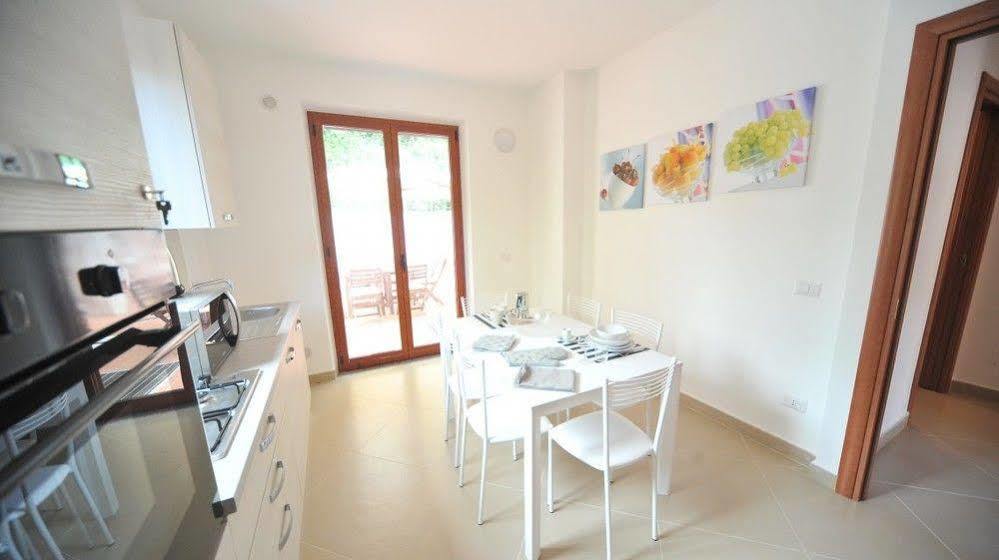 Rodia Holidays Messina Bagian luar foto